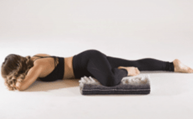 ¡Descubre el poder del yoga restaurativo con estas posturas!