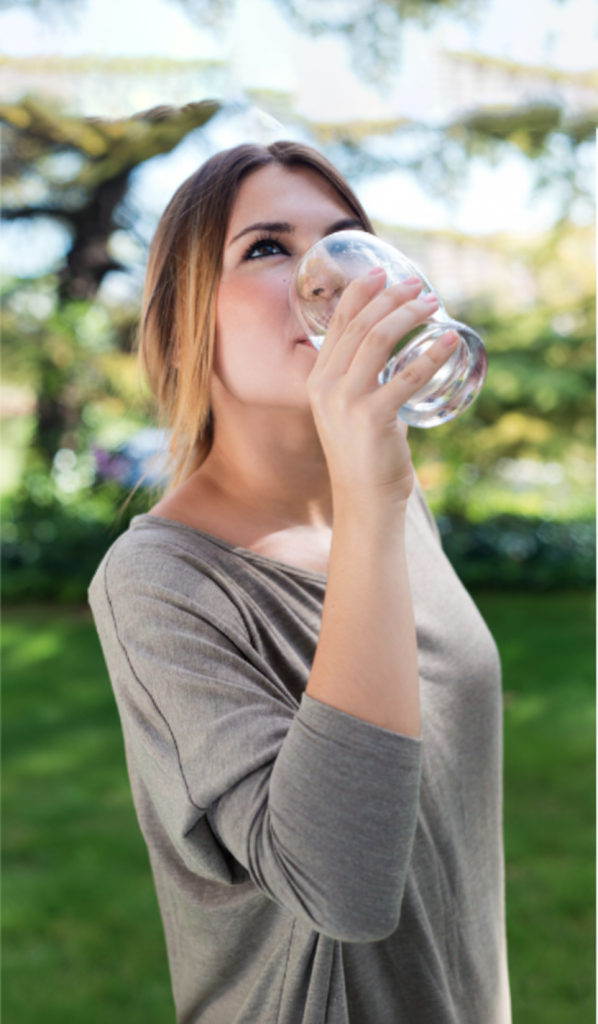 Hidratación adecuada: Mantener una buena ingesta de líquidos (si no tienes restricciones médicas).